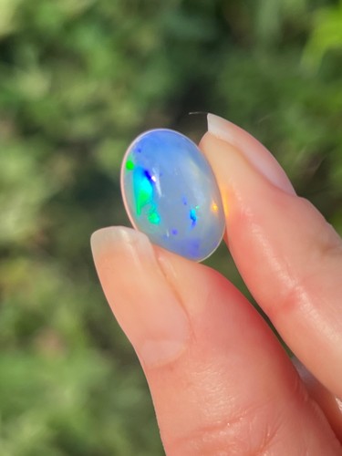 Opal precious white - precious, rainbow
