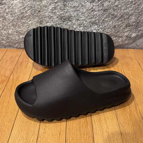 Yeezy slide onyx black 01 - yeezy,