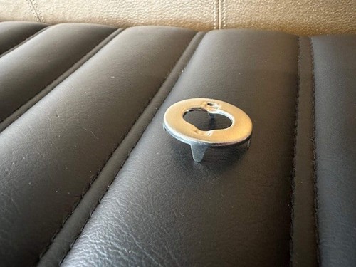 Turnbutton eyelet for classic