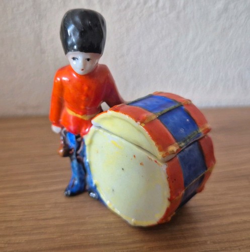 Gorgeous vintage small - gorgeous,