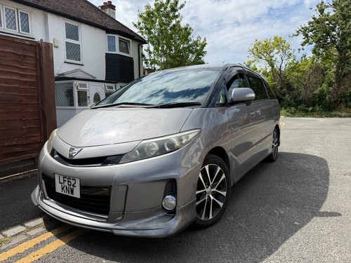 Toyota estima petrol - 2.4,