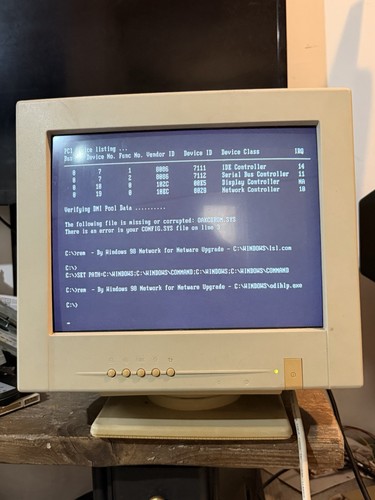 Vintage unbranded 1997 crt - unbranded,