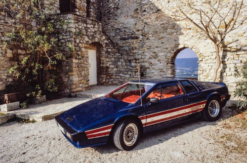 Dark blue 1980 essex - blue, liveried