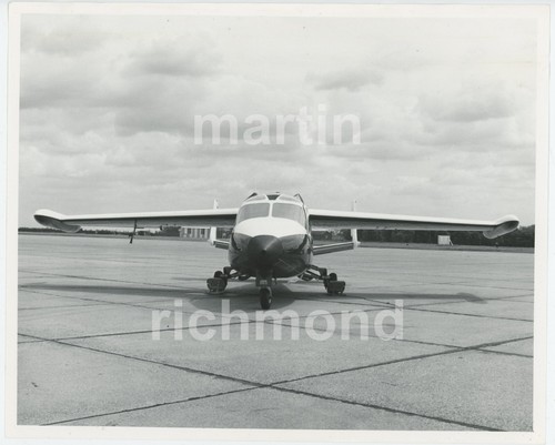 Rae bedford aircraft large - bedford,