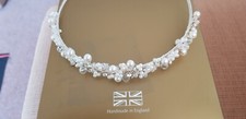 Pearl and Crystal Wedding  tid White Tiara et 2 Tier Veil