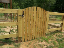 Wooden Garden Arched Picket