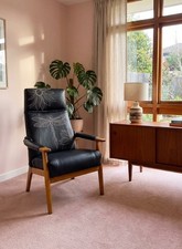 Parker Knoll- Black