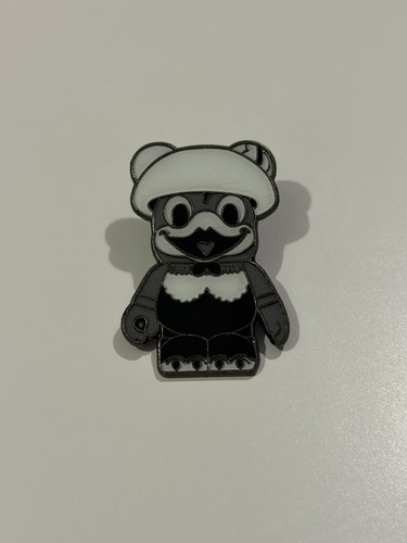 Clara cluck vinylmation figure - cluck,