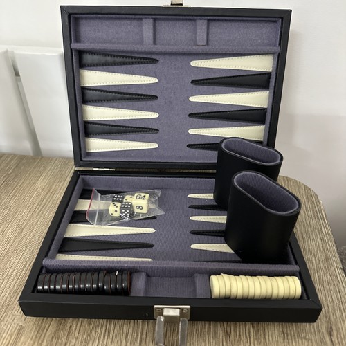 Travel backgammon set with - set,