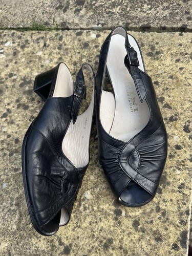 Avacini vintage black leather