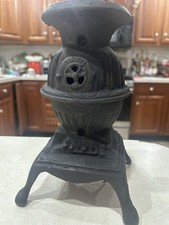 VINTAGE  Cast Iron Mini Pot