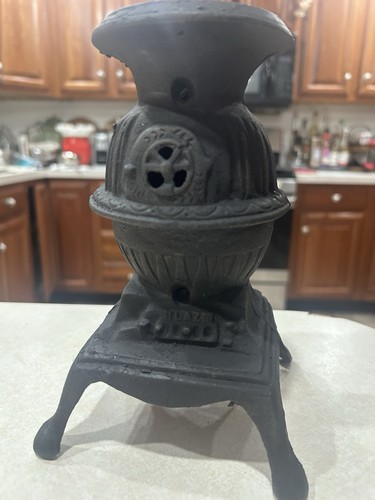 Vintage cast iron mini - cast,