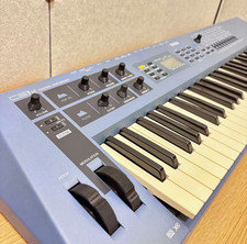 YAMAHA CS1x CONTROL SYNTHESIZER 61-Key 480 Normal Voices 11 Drums MIDI Blue