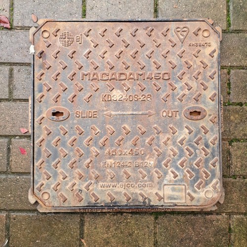 Cast iron manhole drain - cast, lid