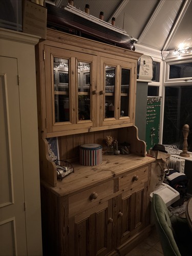 Pine welsh dresser - 2, parts