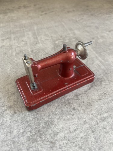 Vintage miniature sewing - miniature,