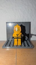 Lego CMF Series 4 - Hazmat Guy