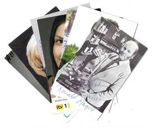 Emmerdale handsigned - -,