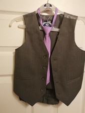 Boys smart 4 piece suit - age 7 yrs - Duck and Dodge