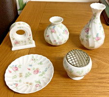 *** WEDGWOOD BONE CHINA - " ROSEHIP " - 5 x PIECE SET / BUNDLE / JOB LOT ***