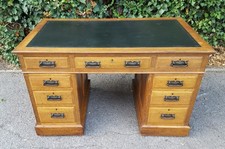 ARTS & CRAFTS OAK PEDESTAL DESK