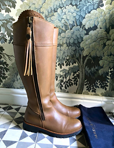 Fairfax favour explorer - fairfax,