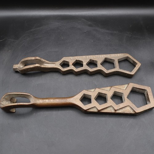 Antique 5 hole bronze - 4,