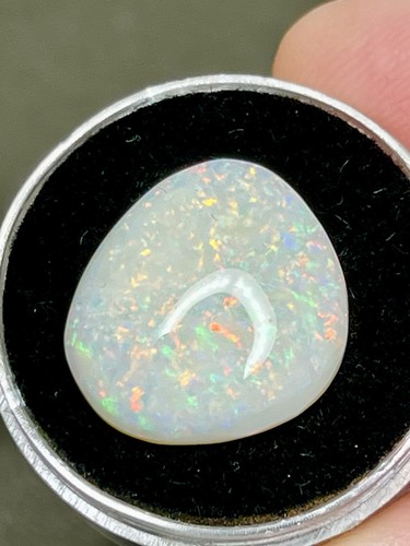 5ct solid crystal - 8.5ct, opal