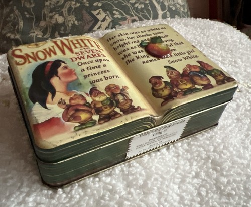 Vintage fairytale snow white - snow,