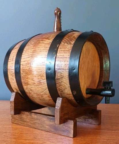 Oak aging barrel with - with, stand