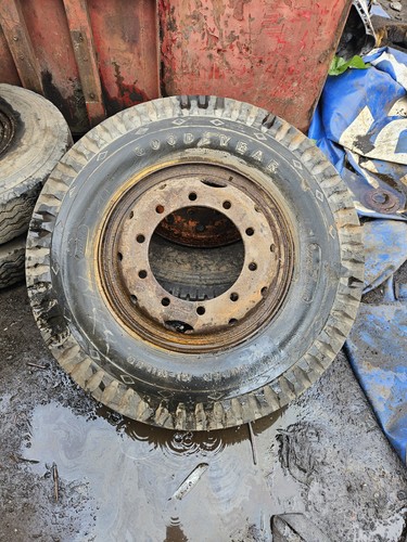 Split rim tyre 10 - rim, r20