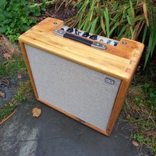 Upcycled 10 Watt Valve Guitar Amplifier 1x10 Combo 5E11 Tweed Vibrolux Circuit