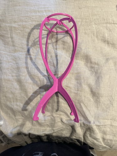 Pink portable plastic wig - pink,