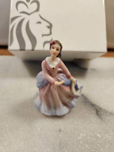 Miniature royal doulton bone - miniature,