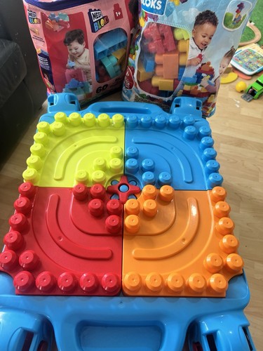 Mega block table with blocks - mega,