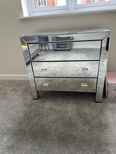 MIRRORED CHEST OF DRAWERS