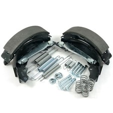 REAR BRAKE SHOES & FITTING KIT