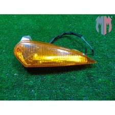 Front right turn indicator