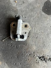 Yamaha FZR 600 seat catch 4JH