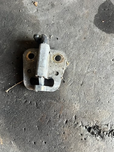 Yamaha fzr 600 seat catch - 600,
