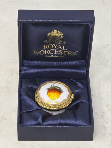 Vintage 1999 royal worcester - 1999,