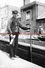 F000228 Grand Union Canal lock