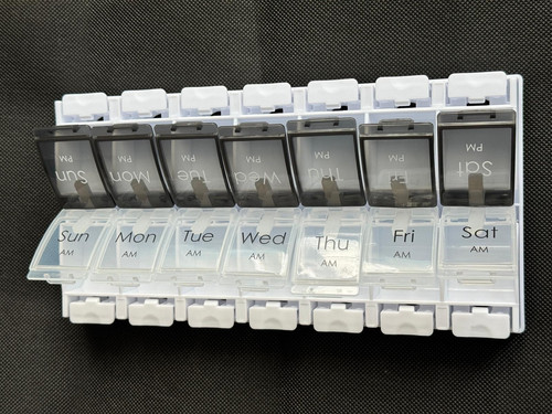 Weekly pill organizer day - weekly, 7