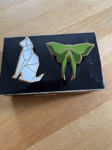 Pair pin brooches - pair, of