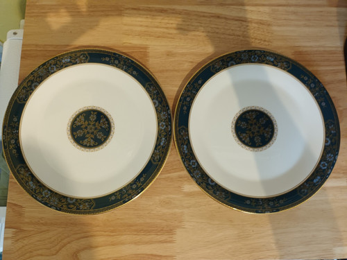 Royal doulton carlyle pair - royal, of