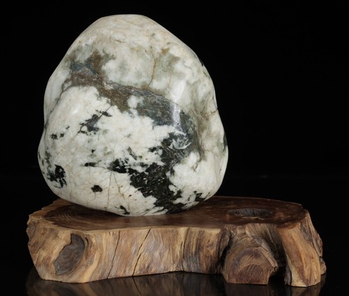 Natural japanese jade - jade, suiseki