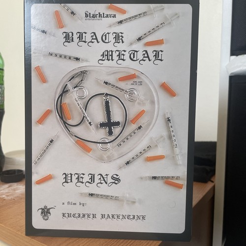 Black metal veins - black,