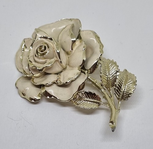 Beautiful vintage enamel gold - beautiful,
