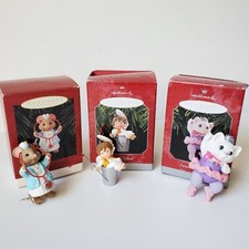 Hallmark Sew Gifted Thimble