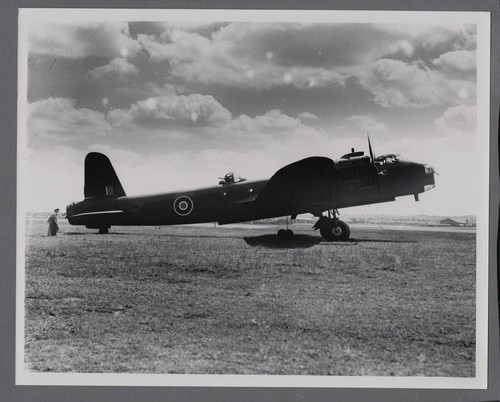 Short stirling bomber large - short,